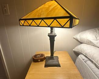 Table lamp
