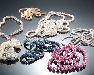 Lot of 8 Costume Jewelry Beaded Necklaces 
