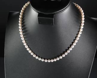 Mikimoto 18K Gold Pearl Necklace&nbsp;
