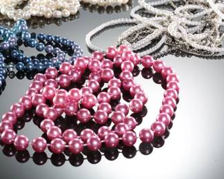 Lot of 8 Costume Jewelry Beaded Necklaces 
