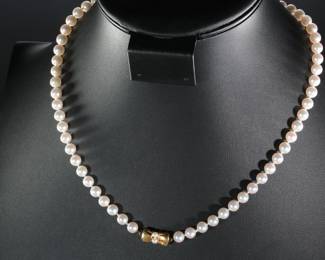 Mikimoto 18K Gold Pearl Necklace&nbsp;
