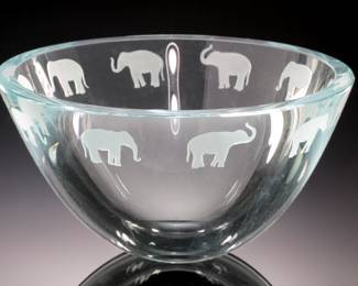 1996 Stephen Schlanser Art Glass Etched Elephant Bowl
