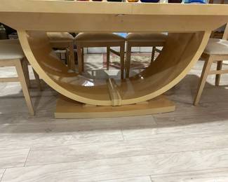 UNIQUE DINING TABLE WITH EXTRA LEAF AND SIX CHAIRS