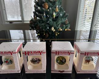 Holiday Greeting Ornamets Unlimited Set of 4 LOT CHR008
https://grandiosegallery.net/products/holiday-greeting-ornamets-unlimited-set-of-4-lot-chr008