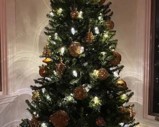 Christmas Tree 7 ft LOT CHR002 https://grandiosegallery.net/products/christmas-tree-7ft-1