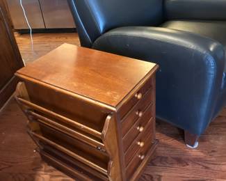 End table w/ drawers and magazine rack