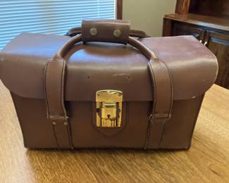 Vintage cowhide doctor's/pilot's bag