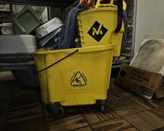 Members Mark Commercial Mop Bucket W/ 2 Mops