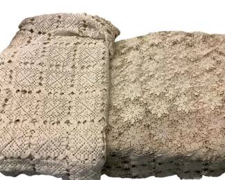 LUGR708 Vintage Handmade Lace Tablecloths The fine crocheted flower print is tow tone & measures approximately 78" x 73".&nbsp;The square pattern is approximately 70" x 74".
