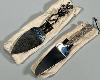 (2pc) MICHAEL ARAM CAKE SERVERS | Michael ARAM cake cutter & serving utensil. - w. 2.5 x l. 11 in