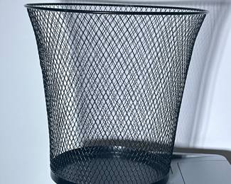 WIRE MESH TRASH BIN | h. 14 x dia. 14 in
