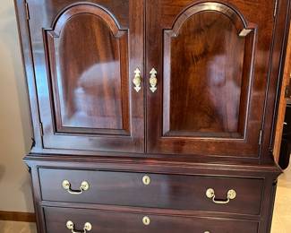 Beautiful Stickley  Chippendale Cherry Bedroom set