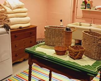 Cheery laundry area.