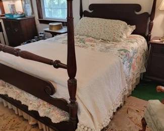 Pineapple post bed