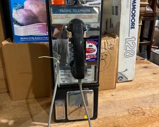 vintage pay phone with key, Nikon, photography, Weitz, cameras, SLR