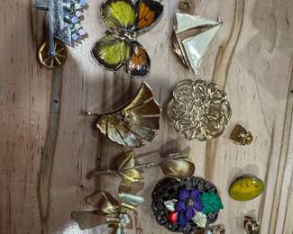 Brooches 