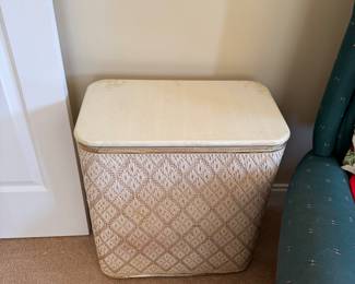 Vintage hamper 