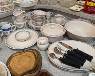 Pfaltzgraff dish set 