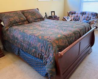 Collezione Europa Bedroom set - 2 dressers, 2 night stands and queen size bed 