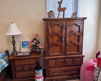 5 piece bedroom set in great condition 
