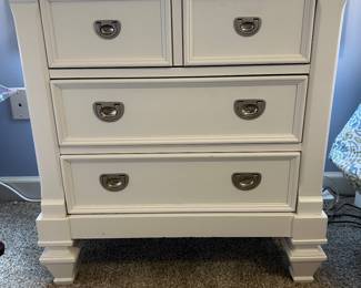 Amazing Bedroom Set 2 of 2 White End Table