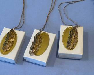 Pendants 