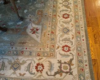 Large oriental carpet approximately 9’ x 11’