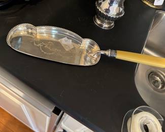Antique crumber, Bakelite handle?