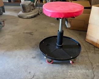 WORKBENCHGARAGE ROLLING SEAT