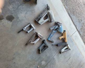 STAPLE GUNS