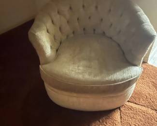 VINTAGE BARREL CHAIR