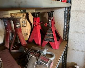 FLOOR JACKS