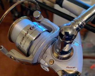 FISHING REEL