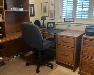 Corner desk with shelving