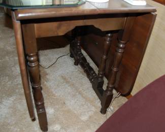 Gate Leg Table Detail