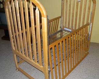 Childs Crib