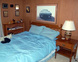 Full Size Bed room Suite & Porshe Picture