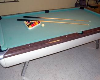 FREE Pool Table.... Must be moved by Saturday