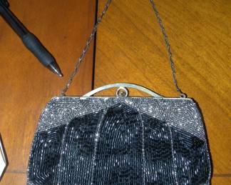 Small NICE Beaded Purse
