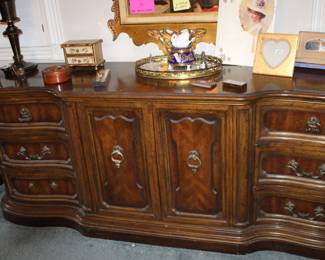 Drexel Heritage king bedroom suite- dresser