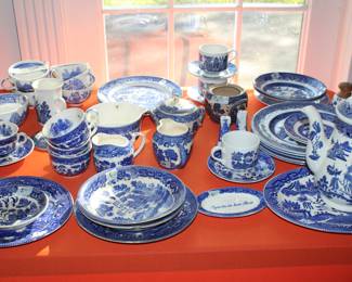 Blue Willow odd pieces