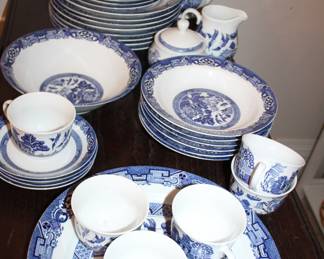 Blue Willow set