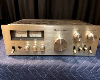 Kenwood KA-5700: Works, phono/aux tested, bulb out