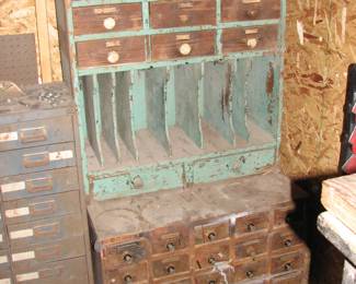 2 sets wood drawers