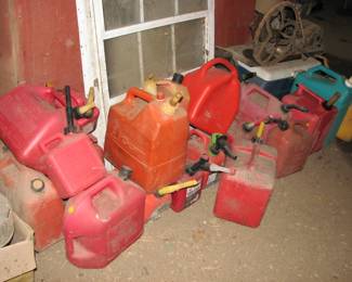 Many gas cans