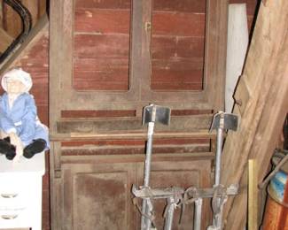 stilts, old cabinet face