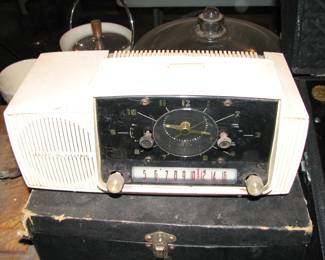 vintage GE radio