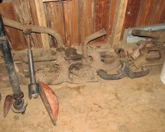 there are lots of vintage exhaust manifolds