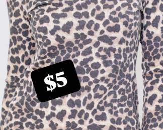 Mock turtleneck cheetah print top $5 Small and Mediums left