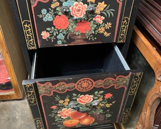 Bottom drawer. All drawers have black felt lined interiors